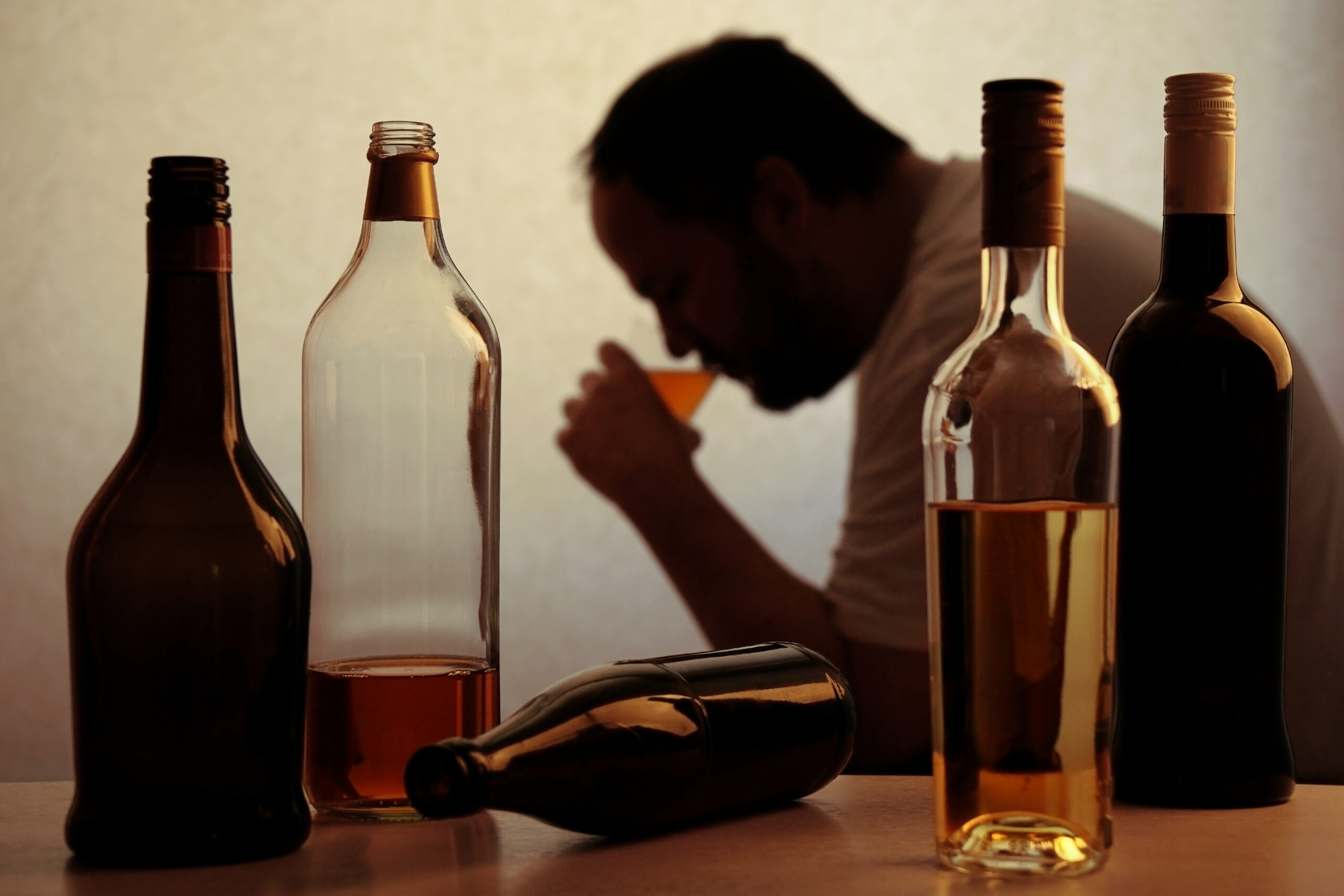 Can alcoholics drink in moderation?